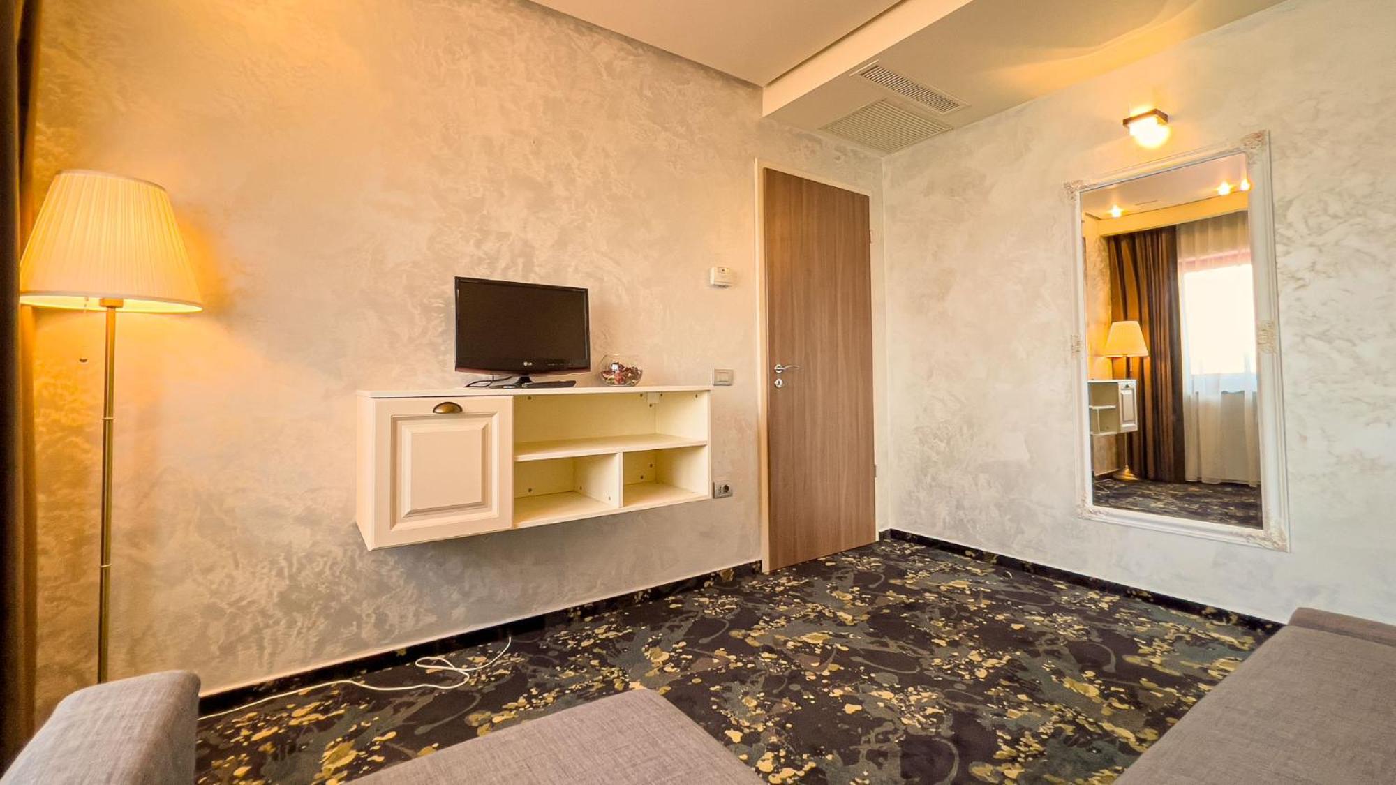 Hotel Tolea Targoviste Exterior foto